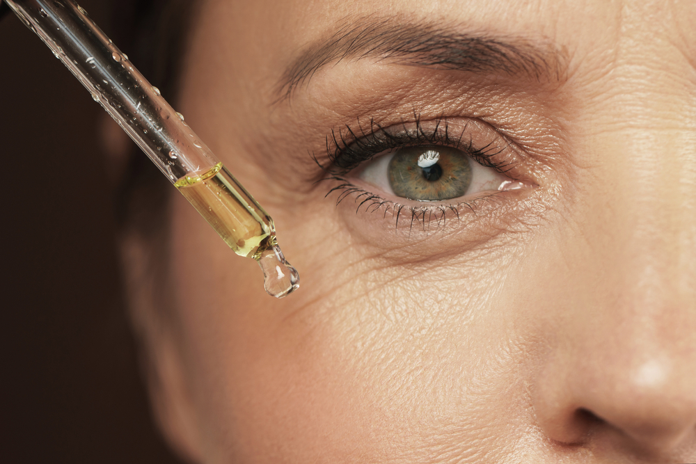 Paille Anti Rides Quel sérum anti-rides pour le visage ? (femme) - Ikonal.com